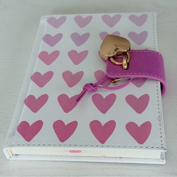 Heart Pattern Journal with Lock - Picture 5 of 5